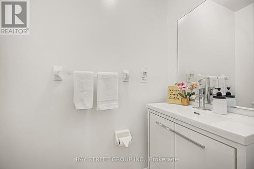 53 Brando Avenue, Markham, ON - Indoor Photo Showing Bathroom