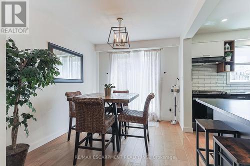 54 - 5475 Lakeshore Road, Burlington, ON - Indoor Photo Showing Dining Room