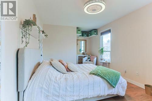 54 - 5475 Lakeshore Road, Burlington, ON - Indoor Photo Showing Bedroom