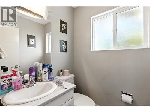 2590 Tranquille Road, Kamloops, BC - Indoor Photo Showing Bathroom