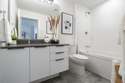 519 7936 206 Street, Langley, BC - Indoor Photo Showing Bathroom