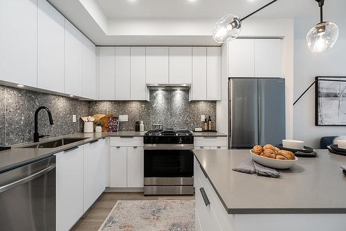 519 7936 206 Street, Langley, BC - Indoor Photo Showing Kitchen With Stainless Steel Kitchen With Upgraded Kitchen