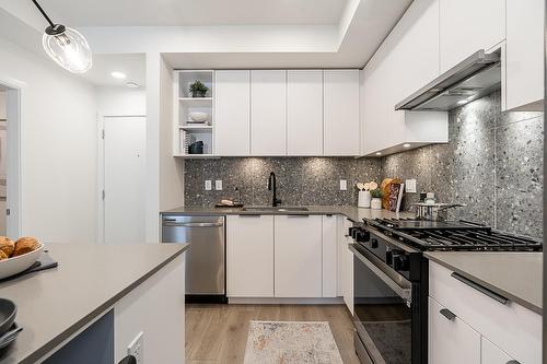 519 7936 206 Street, Langley, BC - Indoor Photo Showing Kitchen With Stainless Steel Kitchen With Upgraded Kitchen