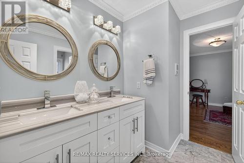 124 Royal Valley Drive, Caledon, ON - Indoor Photo Showing Bathroom