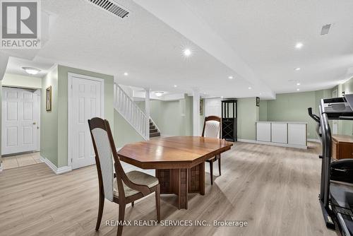 124 Royal Valley Drive, Caledon, ON - Indoor Photo Showing Dining Room