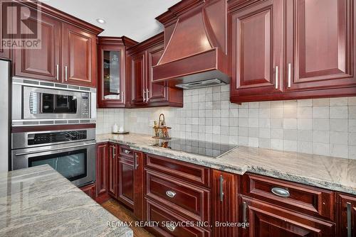 124 Royal Valley Drive, Caledon, ON - Indoor Photo Showing Kitchen