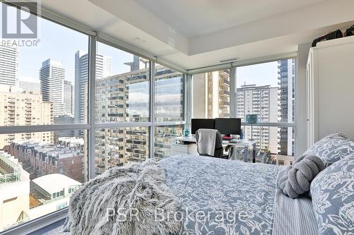 909 - 11 Lillian Street, Toronto, ON - Indoor Photo Showing Bedroom