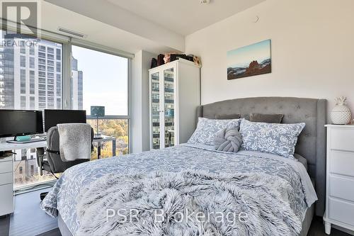 909 - 11 Lillian Street, Toronto, ON - Indoor Photo Showing Bedroom