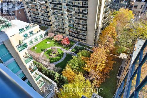 909 - 11 Lillian Street, Toronto, ON - Outdoor With View