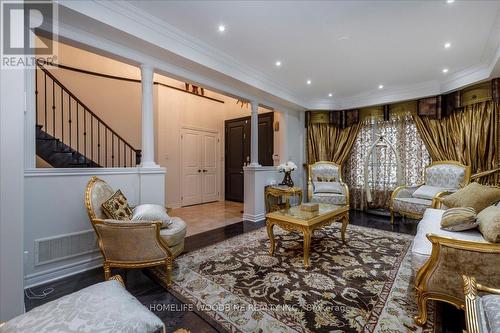 28 Credo Drive, Vaughan, ON - Indoor Photo Showing Living Room