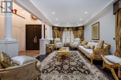 28 Credo Drive, Vaughan, ON - Indoor Photo Showing Living Room