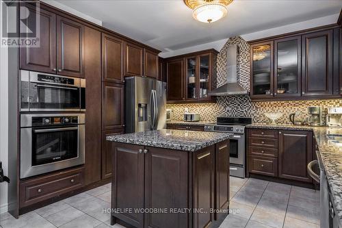 28 Credo Drive, Vaughan, ON - Indoor Photo Showing Kitchen With Upgraded Kitchen