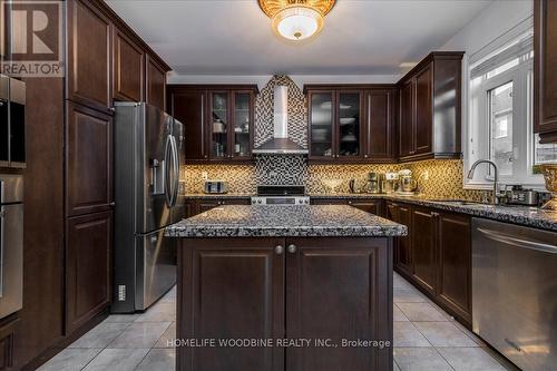 28 Credo Drive, Vaughan, ON - Indoor Photo Showing Kitchen With Upgraded Kitchen