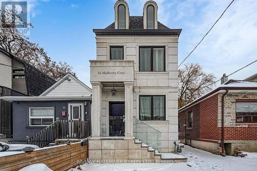 16 Mulberry Crescent, Toronto, ON - Outdoor