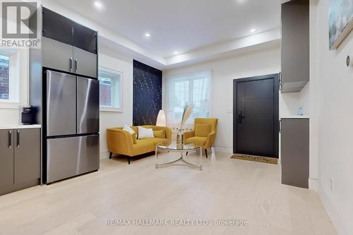 16 Mulberry Crescent, Toronto, ON - Indoor