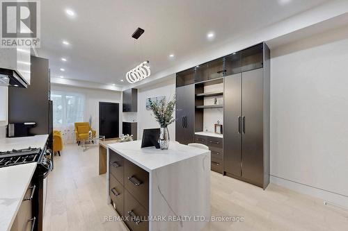 16 Mulberry Crescent, Toronto, ON - Indoor Photo Showing Kitchen