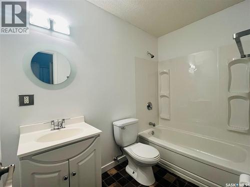15 2157 Rae Street, Regina, SK - Indoor Photo Showing Bathroom