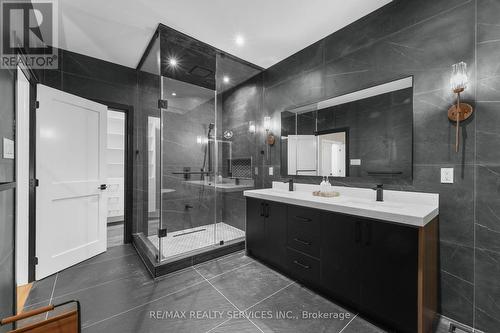 2667 Mary Nichols Road, Selwyn, ON - Indoor Photo Showing Bathroom