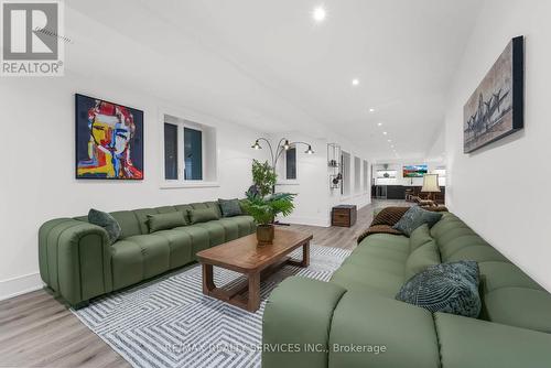 2667 Mary Nichols Road, Selwyn, ON - Indoor Photo Showing Living Room