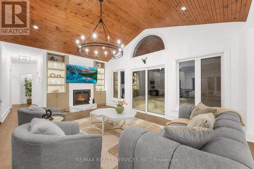 2667 Mary Nichols Road, Selwyn, ON - Indoor Photo Showing Living Room With Fireplace