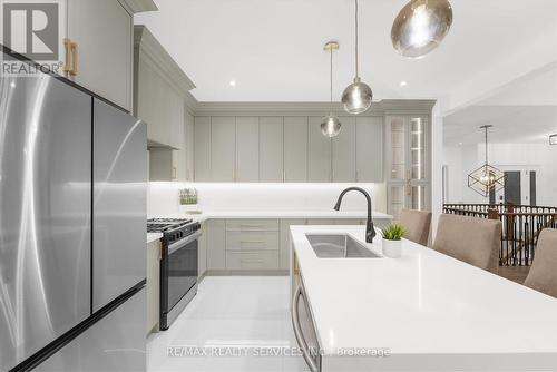 2667 Mary Nichols Road, Selwyn, ON - Indoor Photo Showing Kitchen With Upgraded Kitchen