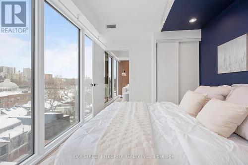 606 - 319 Jarvis Street, Toronto, ON - Indoor Photo Showing Bedroom