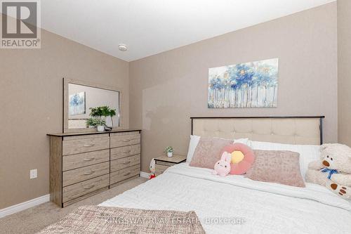 8961 Emily Boulevard, Niagara Falls, ON - Indoor Photo Showing Bedroom