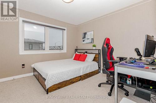 8961 Emily Boulevard, Niagara Falls, ON - Indoor Photo Showing Bedroom