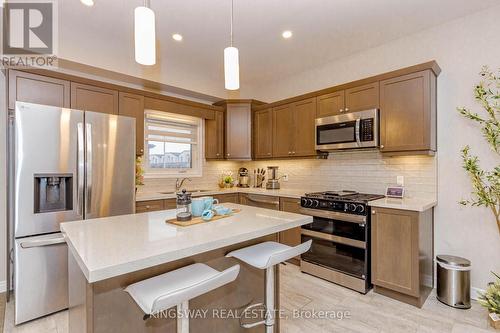 8961 Emily Boulevard, Niagara Falls, ON - Indoor Photo Showing Kitchen