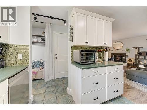 315 Primrose Road Unit# 205, Kelowna, BC - Indoor Photo Showing Kitchen