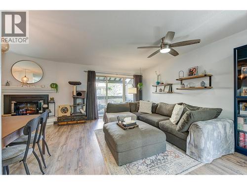 315 Primrose Road Unit# 205, Kelowna, BC - Indoor Photo Showing Living Room With Fireplace