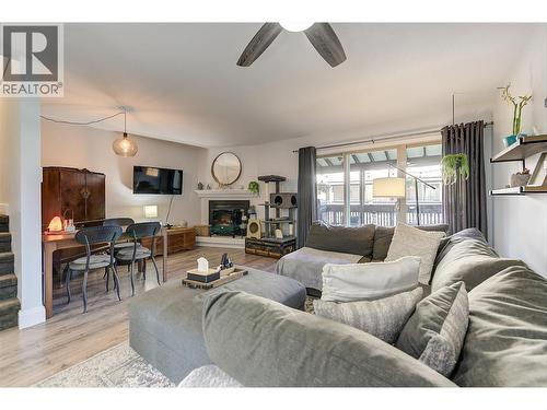 315 Primrose Road Unit# 205, Kelowna, BC - Indoor Photo Showing Living Room With Fireplace