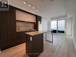 4309 - 395 SQUARE ONE DRIVE  Mississauga, ON L5B 0P6