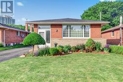 40 ASPENDALE DRIVE  Toronto, ON M1P 4J6