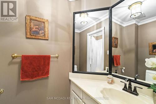 4873 Forest Hill Drive, Mississauga, ON - Indoor Photo Showing Bathroom