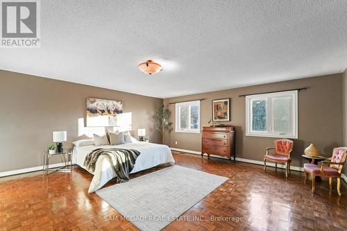 4873 Forest Hill Drive, Mississauga, ON - Indoor Photo Showing Bedroom