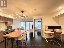 910 - 19 BATHURST STREET  Toronto, ON M5V 0N2