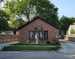 140 CAMERON STREET  Sarnia, ON N7T 4V8