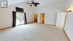 Master suite with upper deck access - 