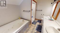 5 pc ensuite, jet tub, shower with seat - 
