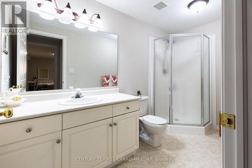 18 - 20 Windemere Place, St. Thomas, ON - Indoor Photo Showing Bathroom