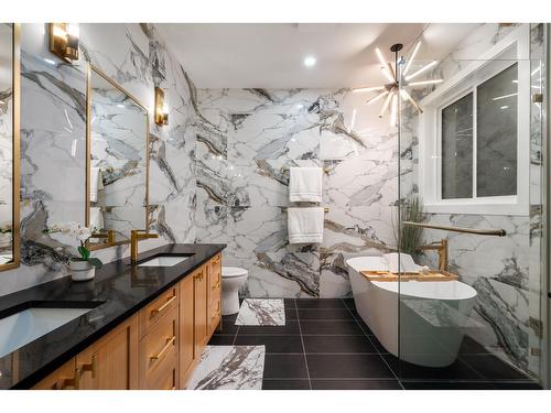 16850 106 Avenue, Surrey, BC - Indoor Photo Showing Bathroom