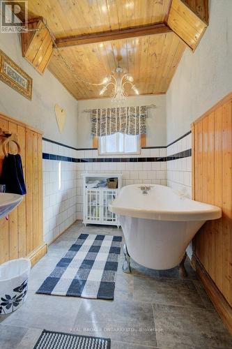 458 Upper Wentworth Street, Hamilton, ON - Indoor