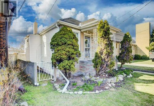 458 Upper Wentworth Street, Hamilton, ON - Outdoor