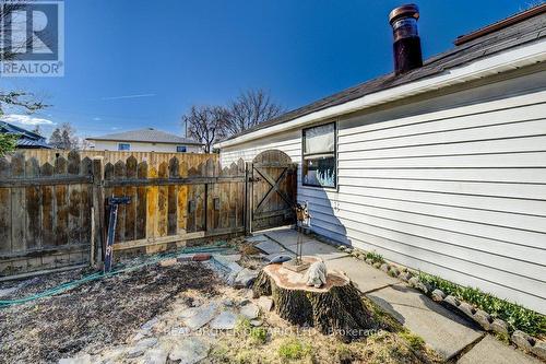 458 Upper Wentworth Street, Hamilton, ON - Outdoor