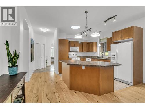 4035 Gellatly Road S Unit# 153, West Kelowna, BC - Indoor Photo Showing Kitchen