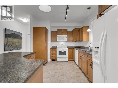 4035 Gellatly Road S Unit# 153, West Kelowna, BC - Indoor Photo Showing Kitchen