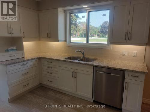 377 South Street S, Goderich (Goderich (Town)), ON - Indoor Photo Showing Kitchen With Double Sink