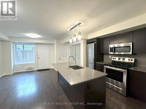 5 - 159 William Duncan Road, Toronto, ON - Indoor Photo Showing Kitchen With Upgraded Kitchen