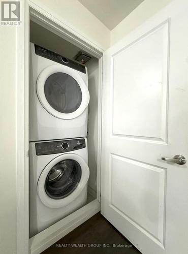 5 - 159 William Duncan Road, Toronto, ON - Indoor Photo Showing Laundry Room